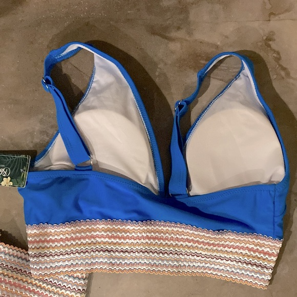 New women’s swim suits size medium - Picture 3 of 7